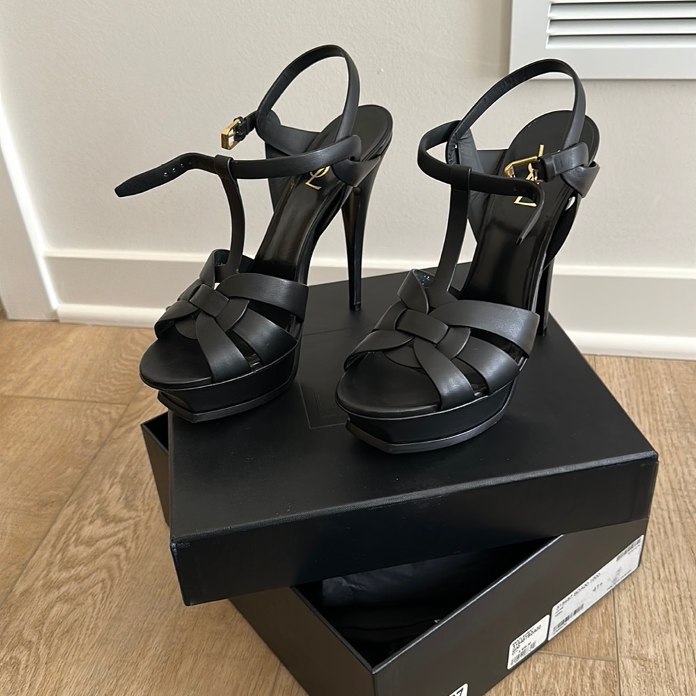 Saint Laurent Tribute Leather Sandal